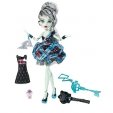 Кукла Фрэнки Штейн, День рождения Дракулауры