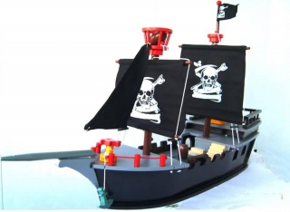 Пиратский корабль с Пиратами