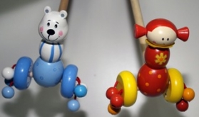 Деревянная каталка с шариками 8520